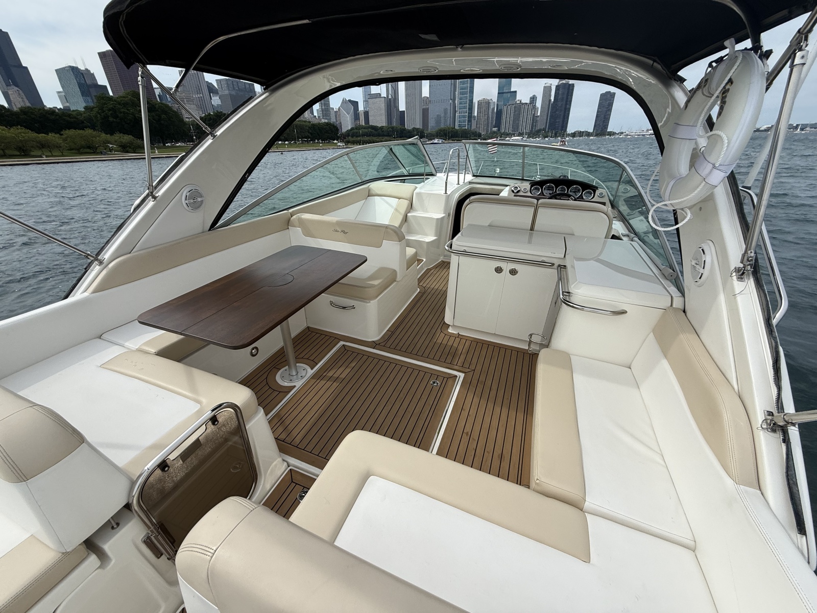 2013 Sea Ray 370 Venture