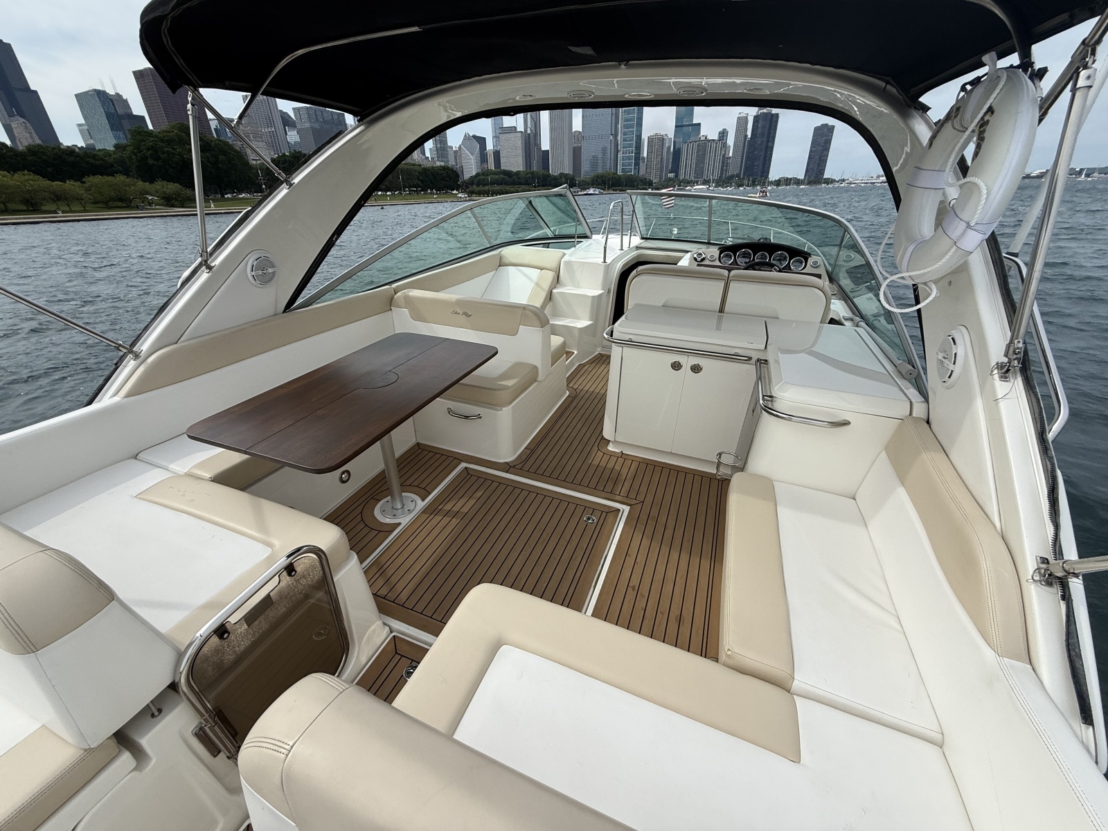 2013 Sea Ray 370 Venture
