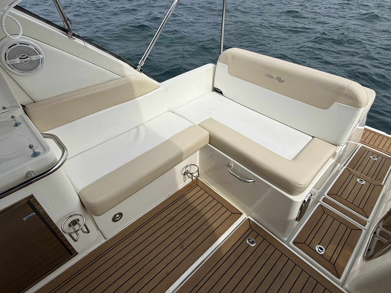 2013 Sea Ray 370 Venture