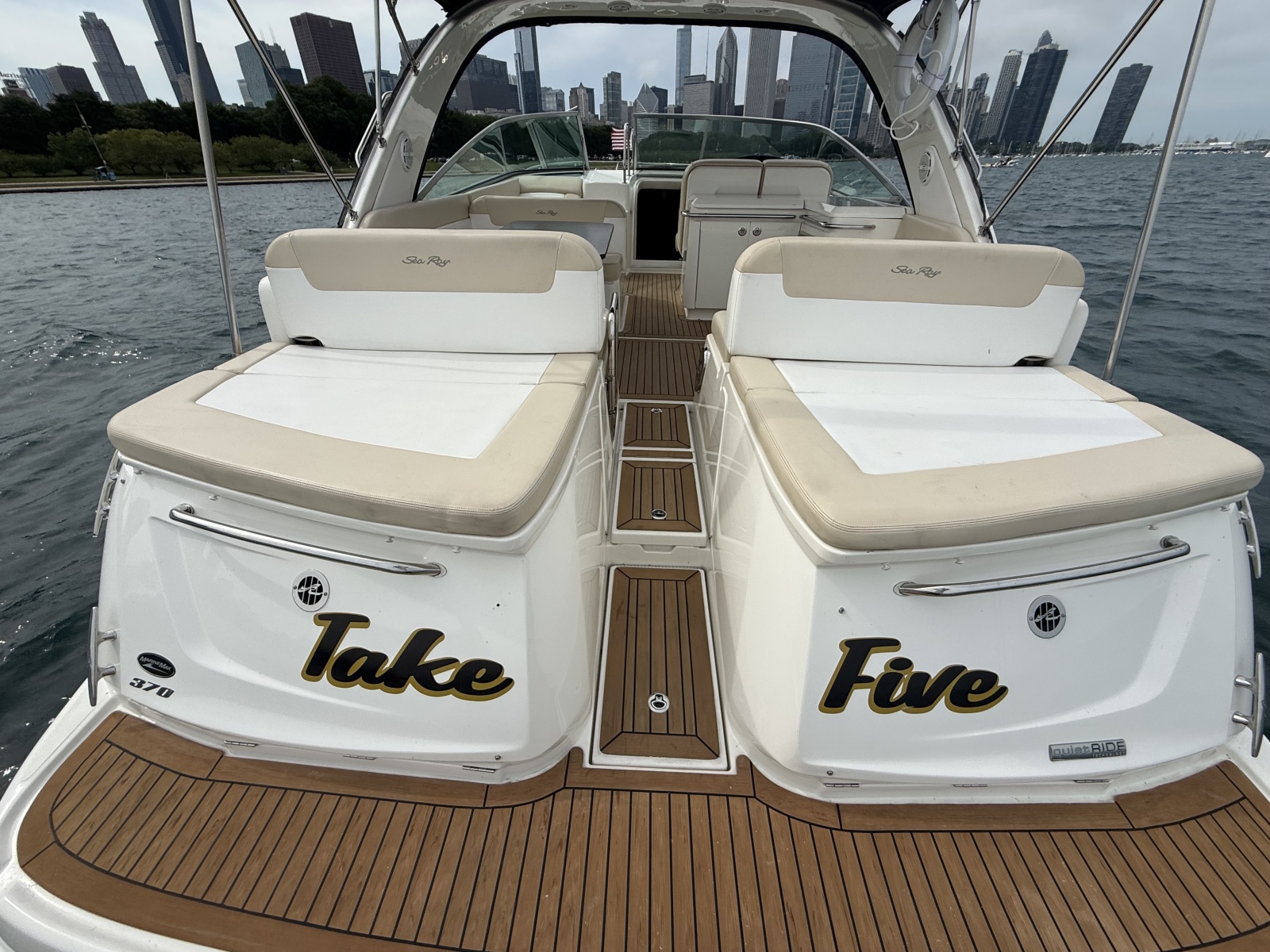 2013 Sea Ray 370 Venture