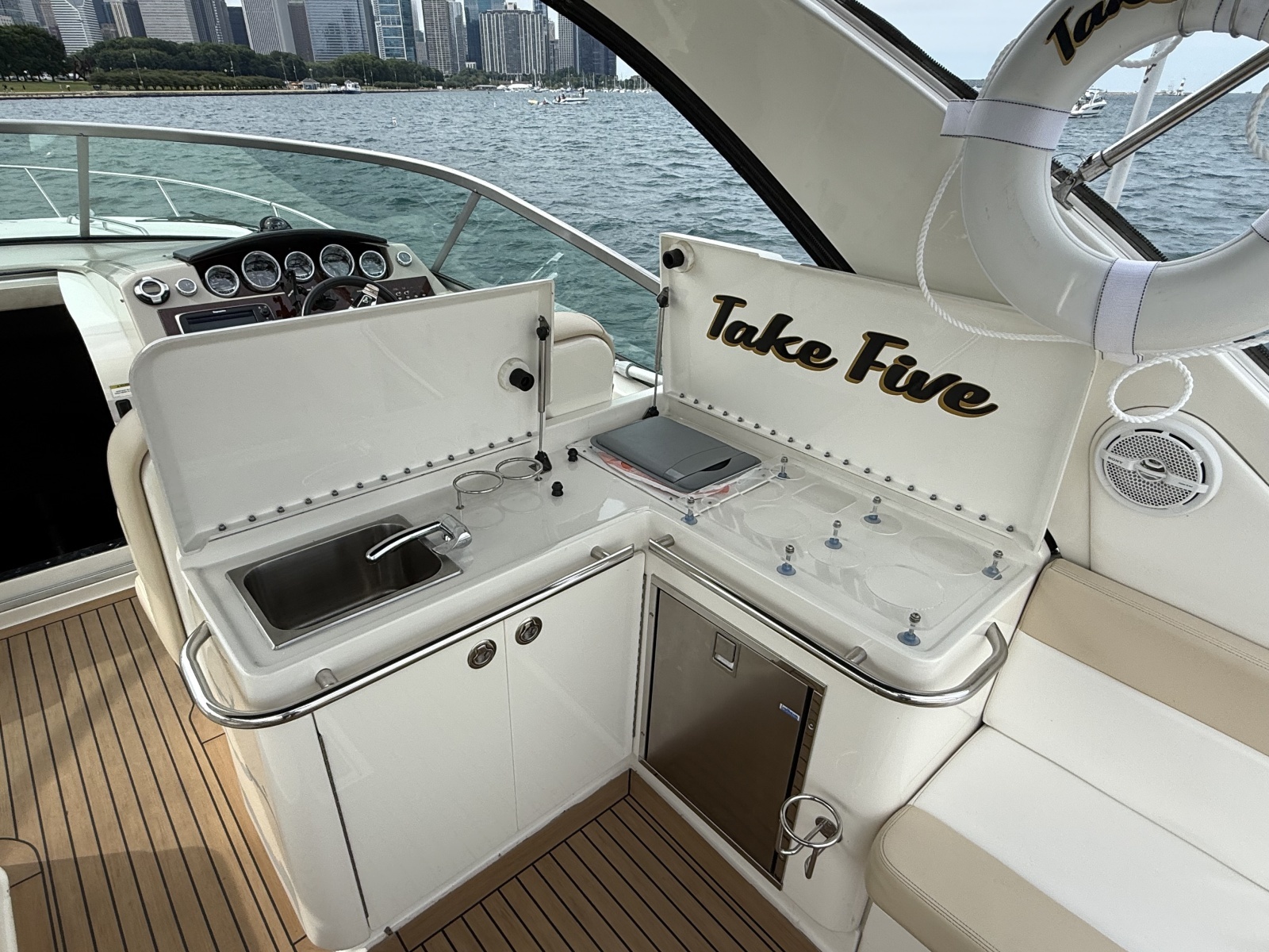 2013 Sea Ray 370 Venture