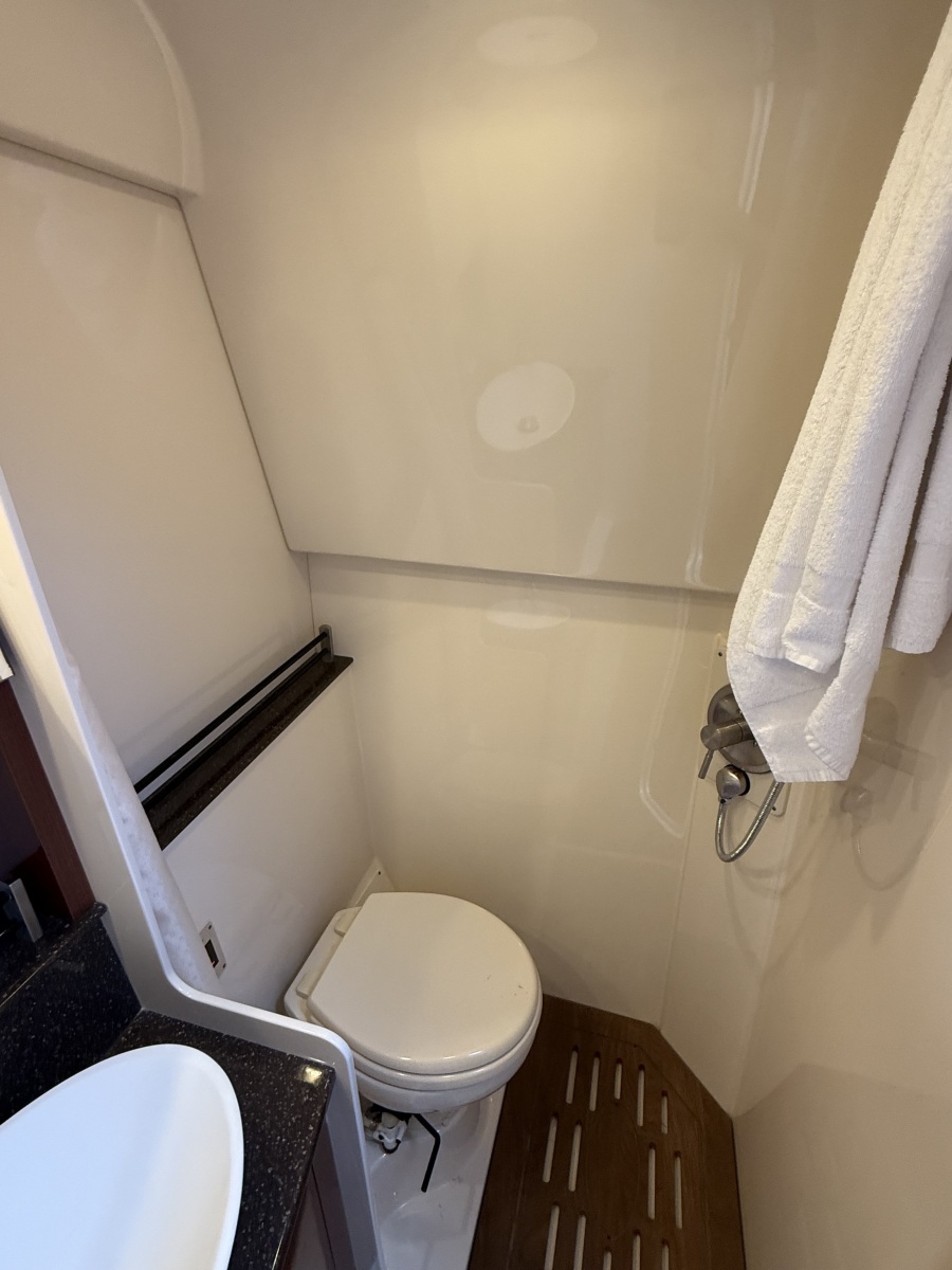 2013 Sea Ray 370 Venture