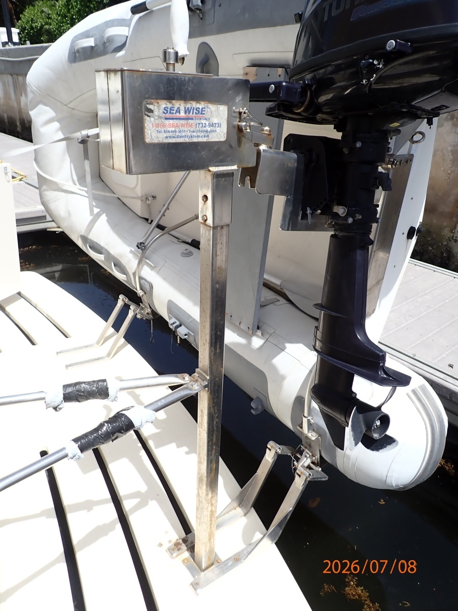 40' Mainship tender davit