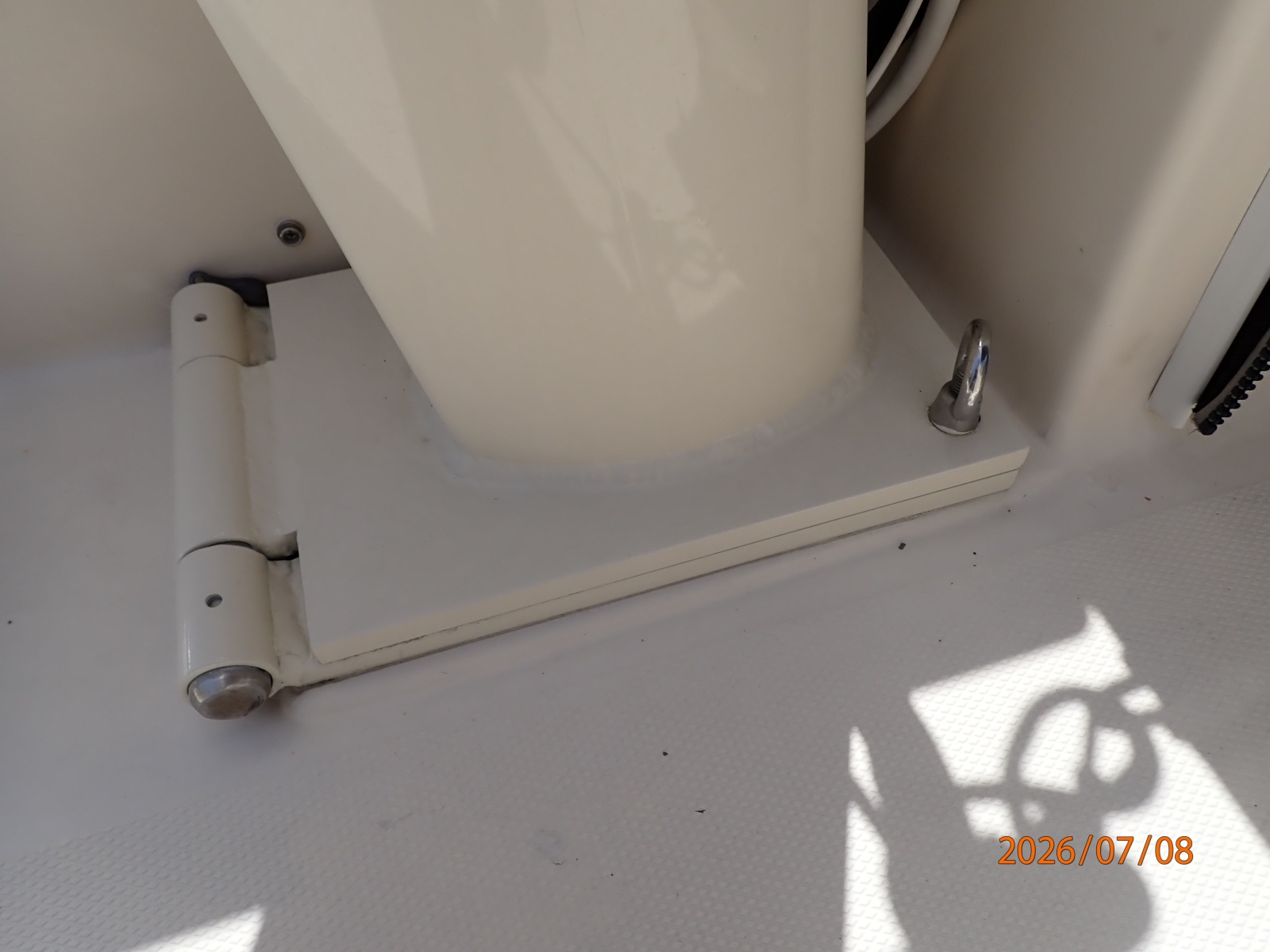 40' Mainship mast base hinge
