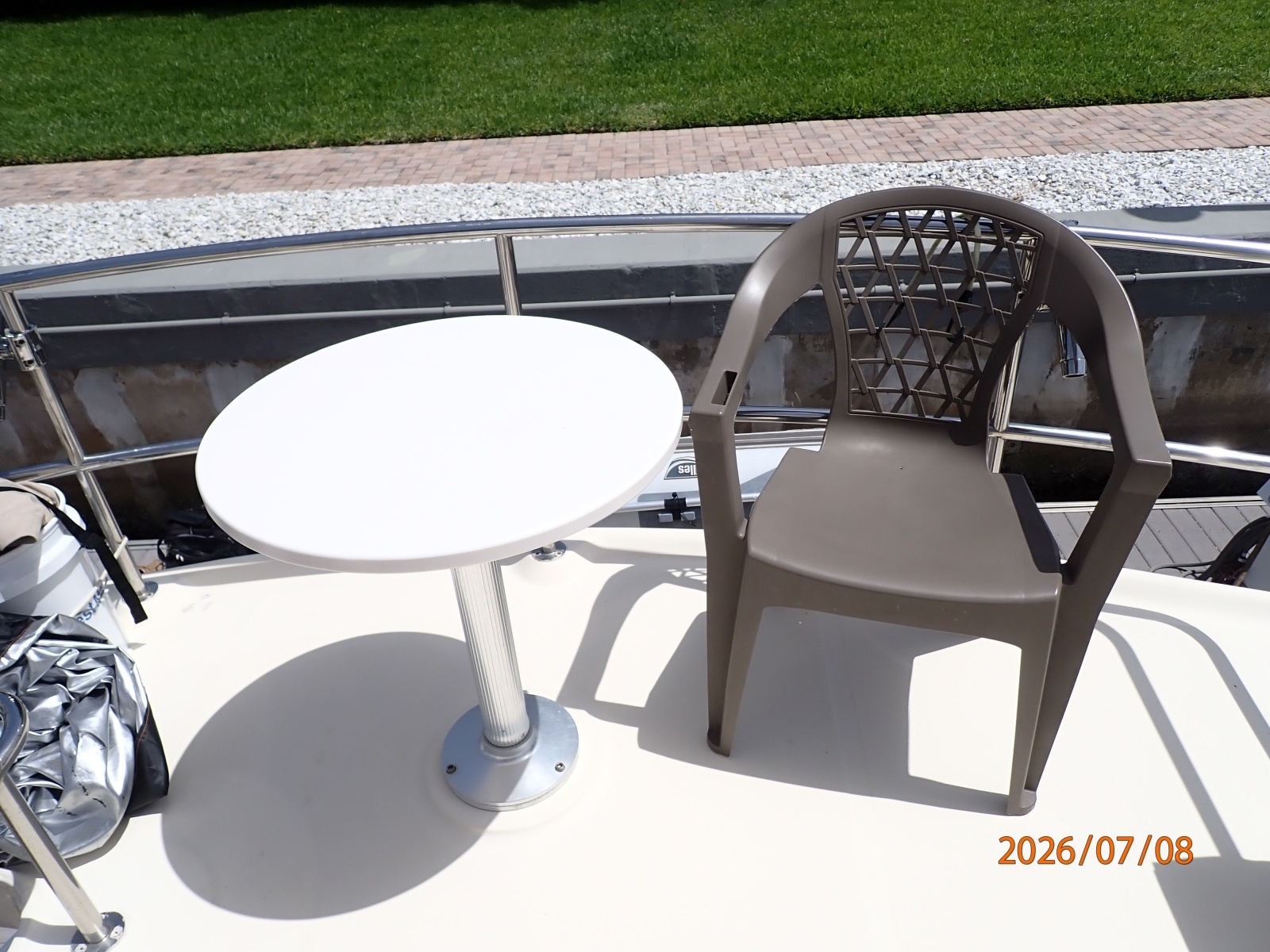 40' Mainship sundeck table