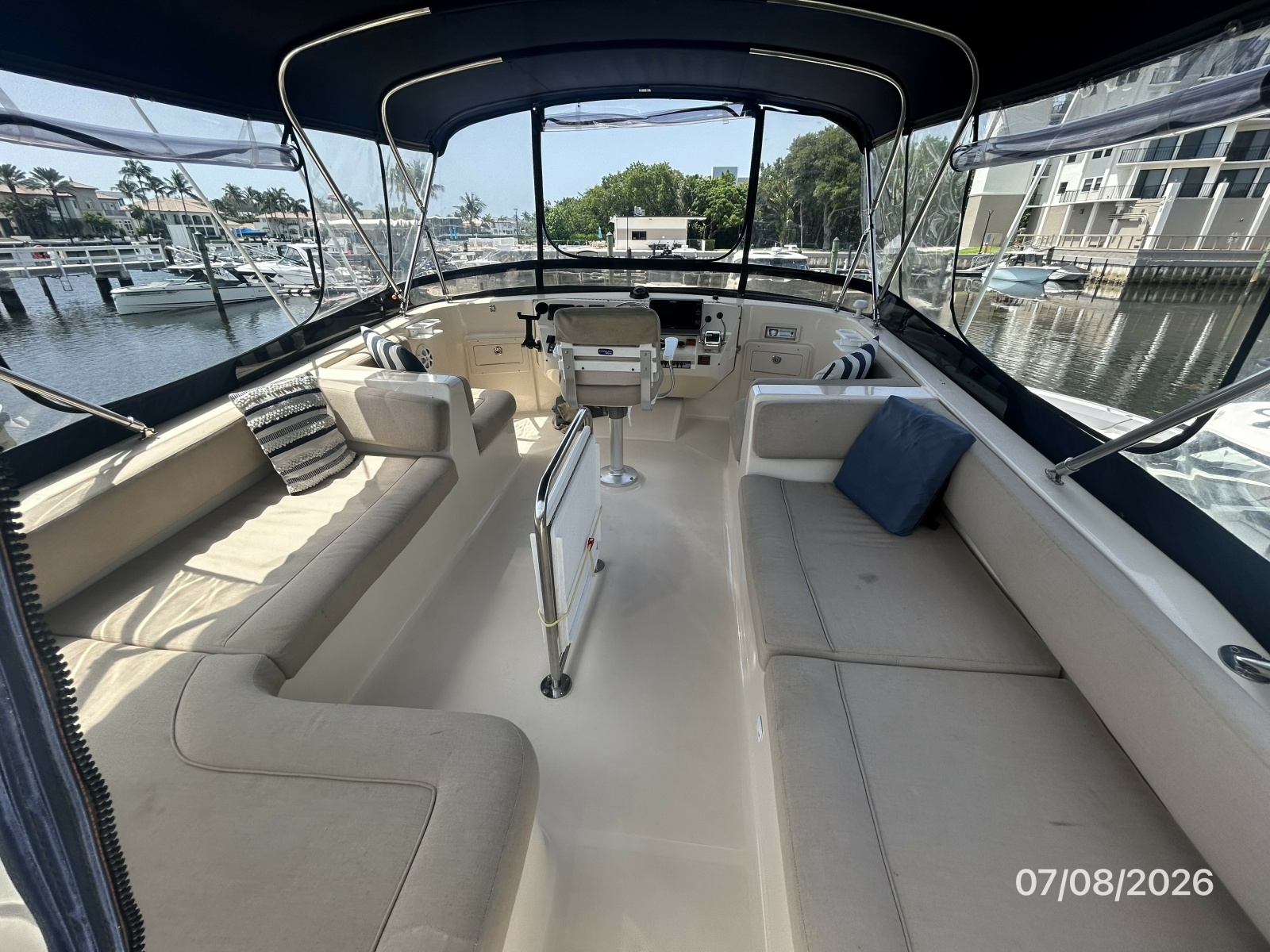 40' Mainship flybridge forward