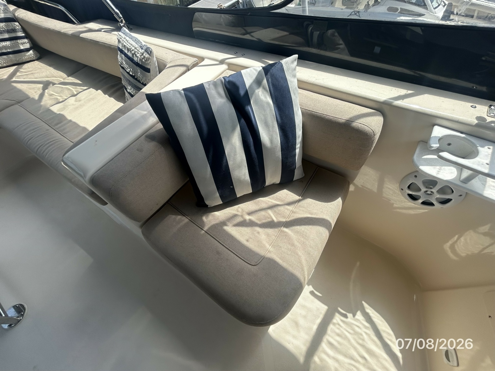 40' Mainship flybridge port forward seating