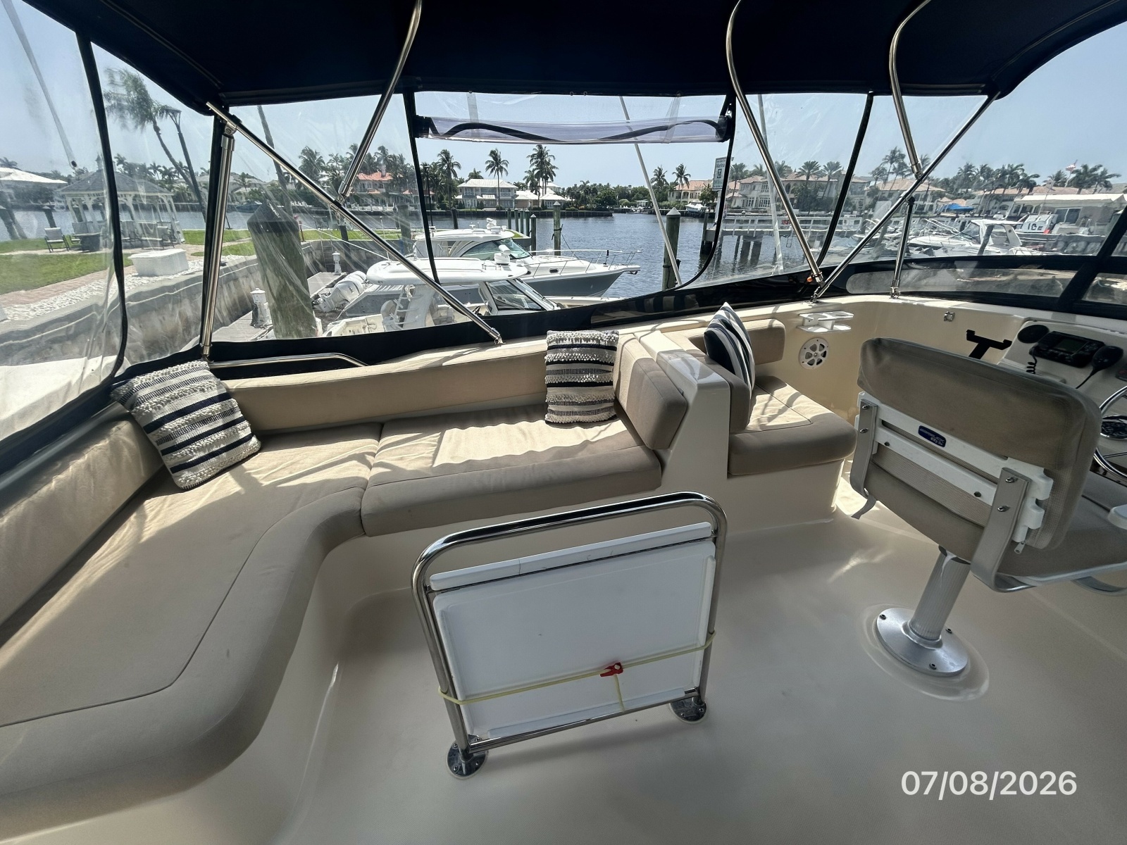 40' Mainship flybridge port