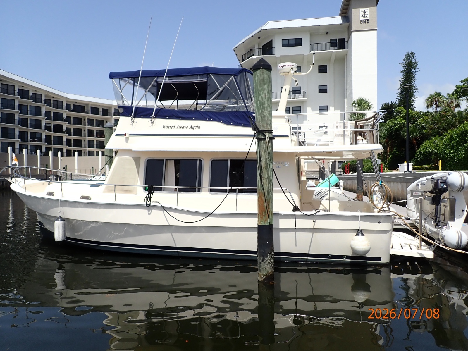 40' Mainship port profile