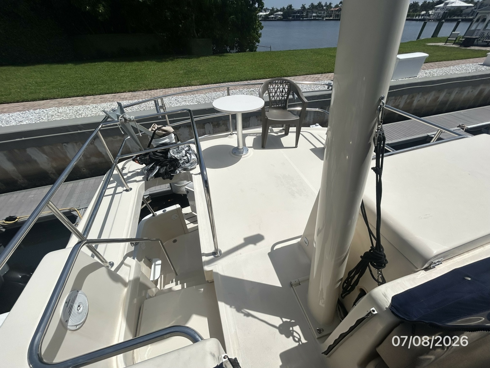 40' Mainship sundeck aft
