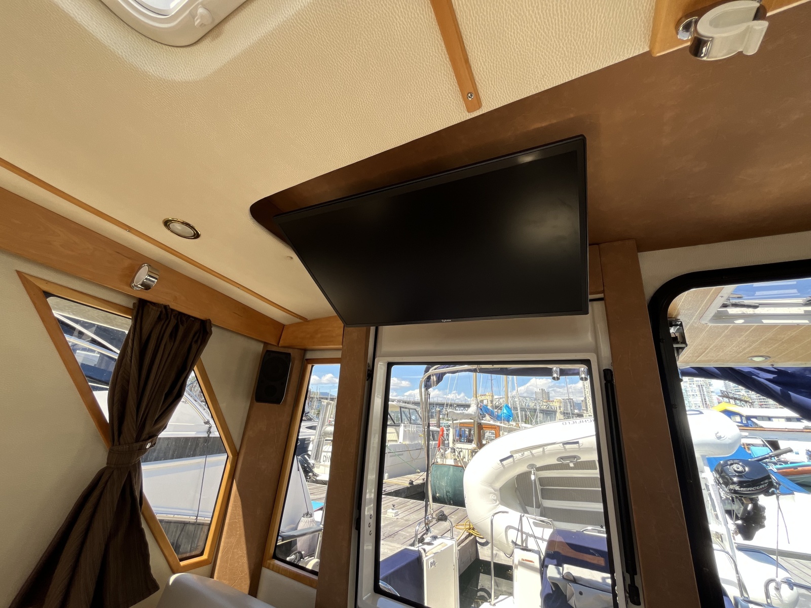 2014 Cutwater C-30 Sedan