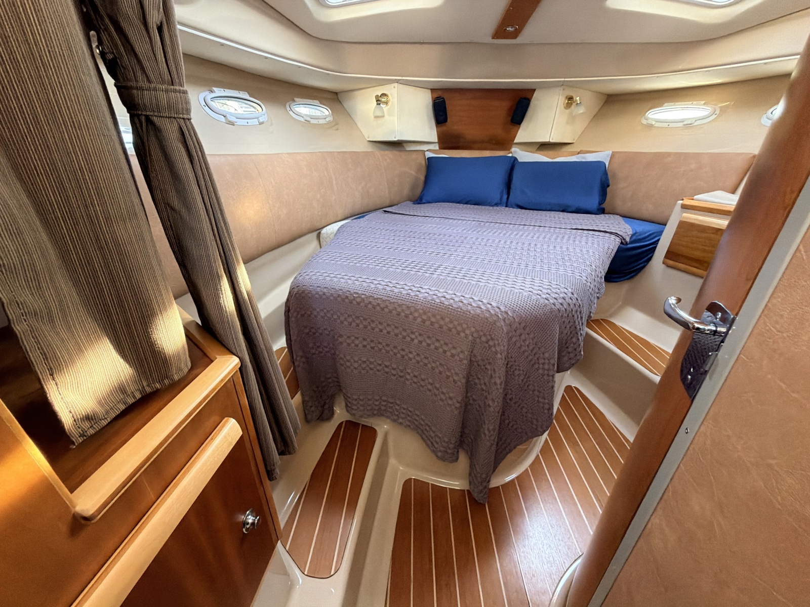 2014 Cutwater C-30 Sedan