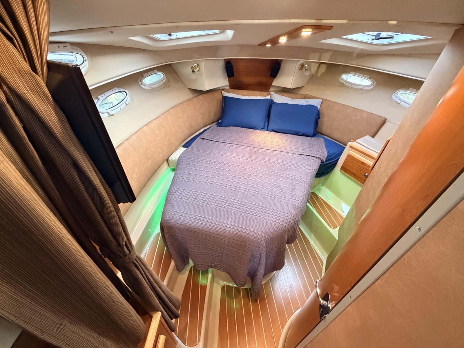 2014 Cutwater C-30 Sedan