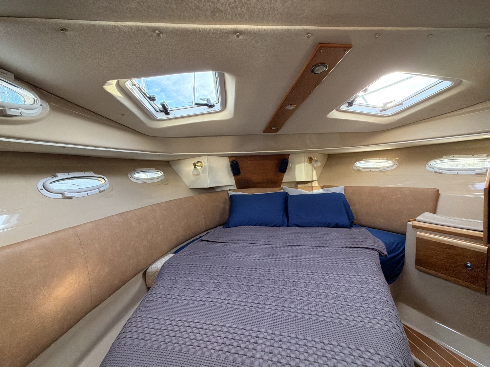 2014 Cutwater C-30 Sedan