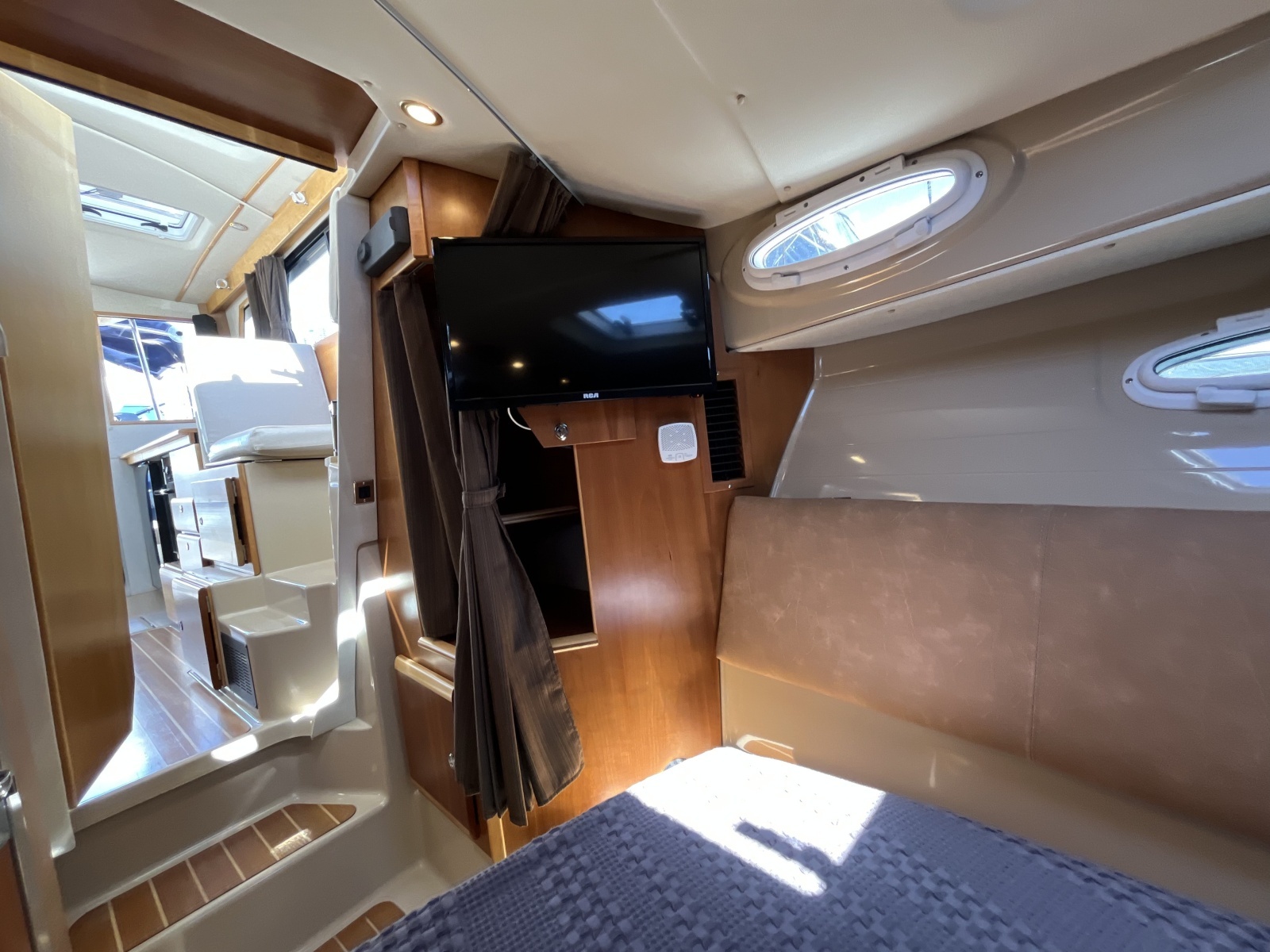 2014 Cutwater C-30 Sedan