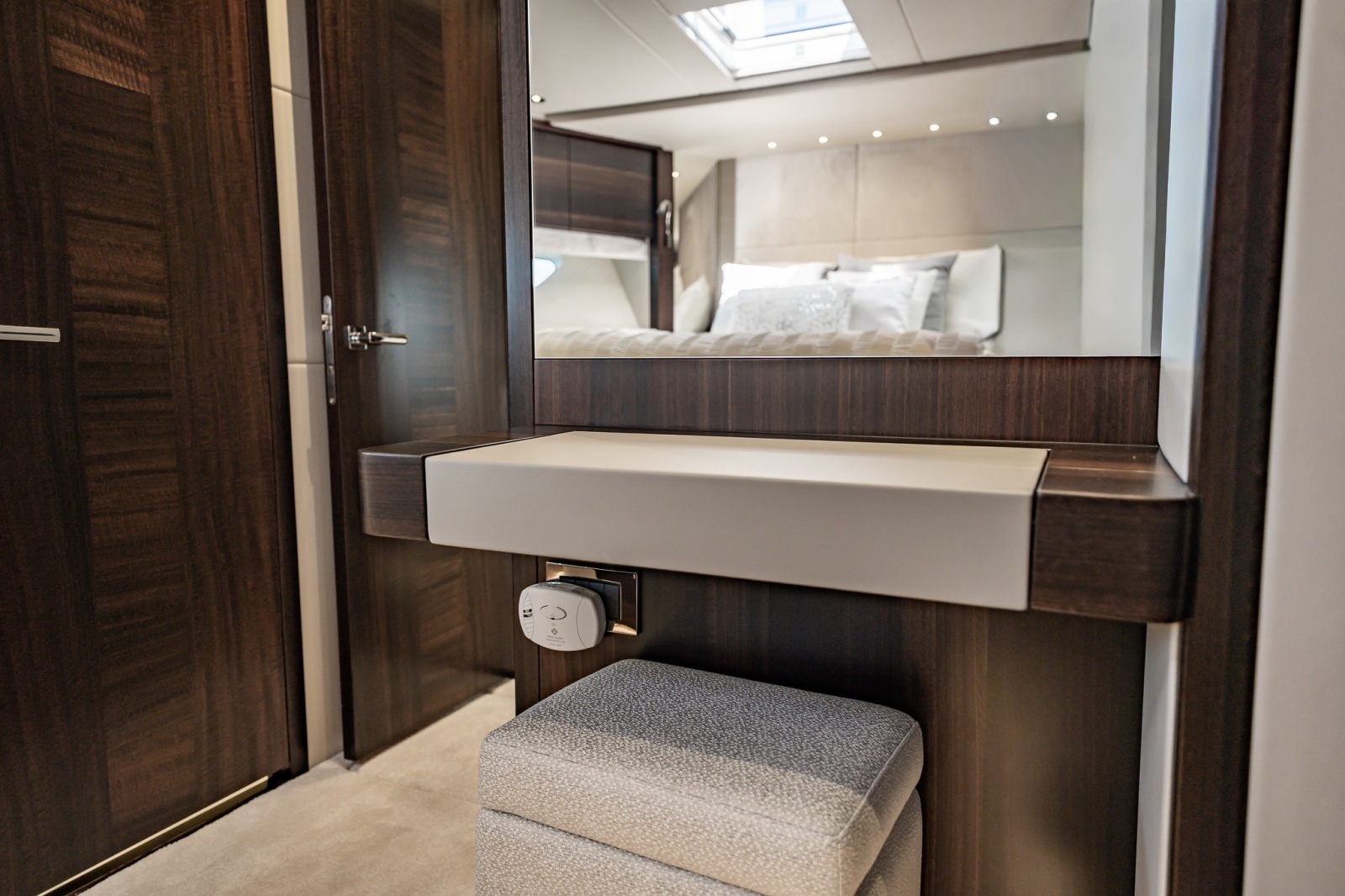 2025 Sunseeker 76 Yacht