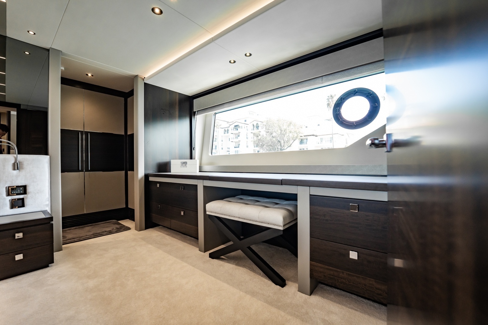 2025 Sunseeker 76 Yacht