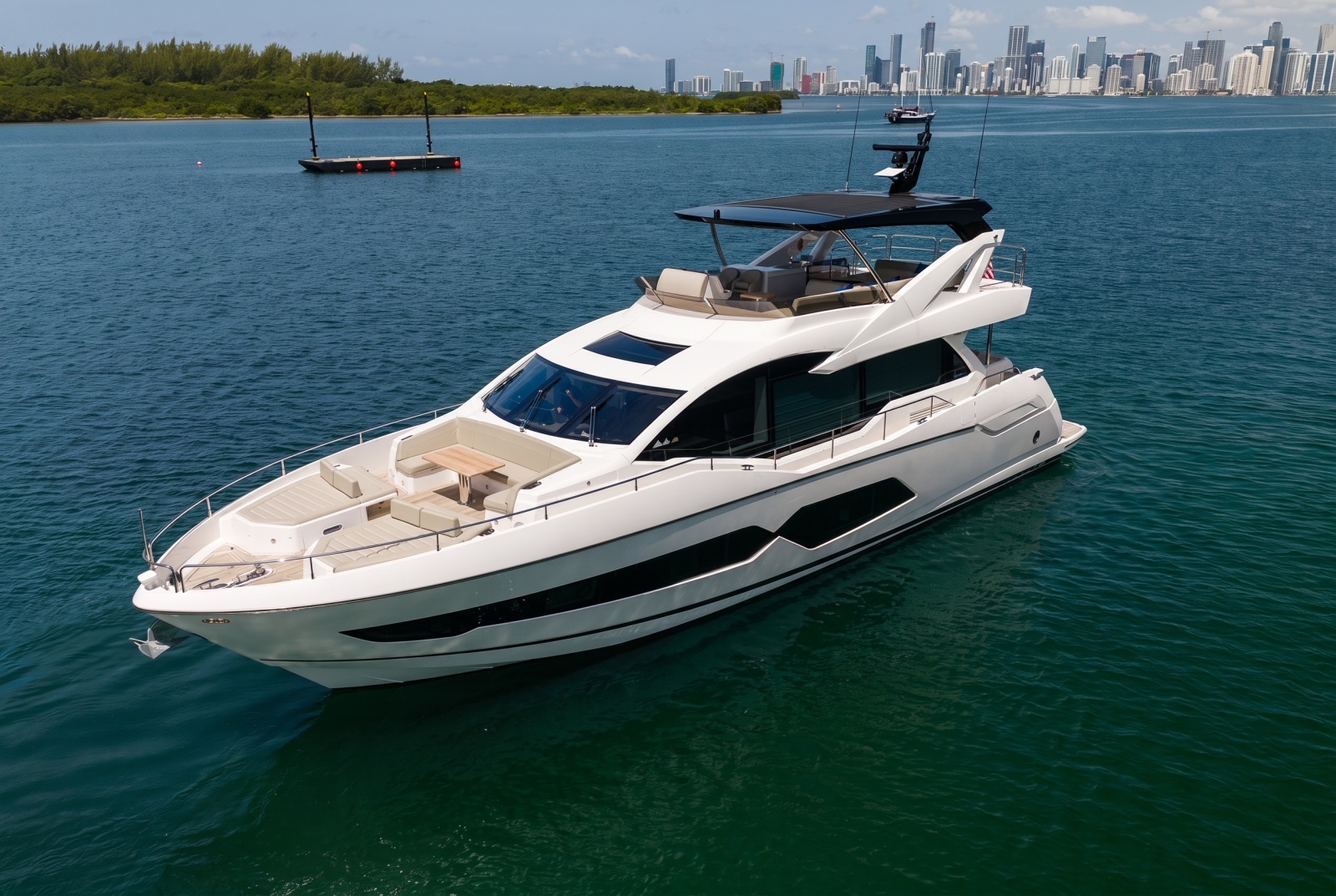 2025 Sunseeker 76 Yacht