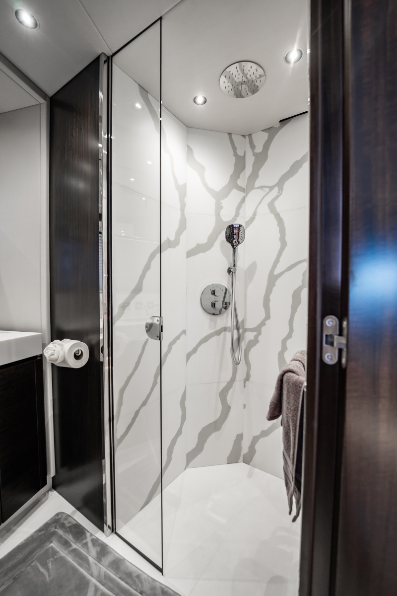 2025 Sunseeker 76 Yacht