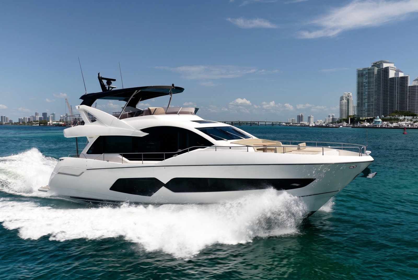 2025 Sunseeker 76 Yacht