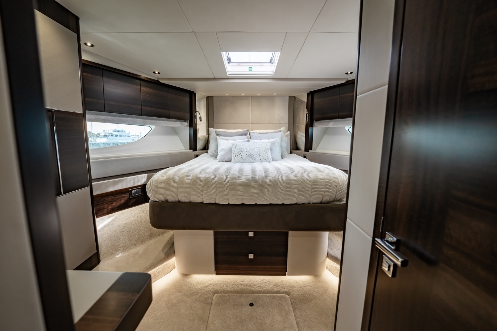 2025 Sunseeker 76 Yacht