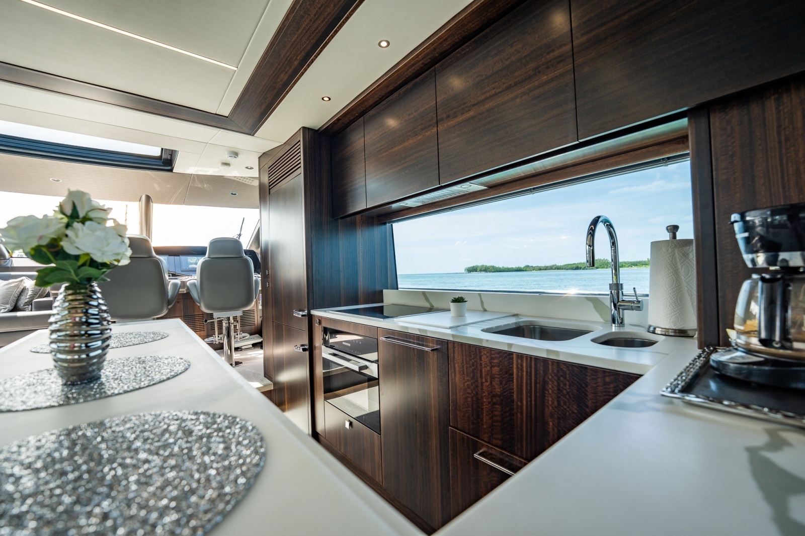 2025 Sunseeker 76 Yacht