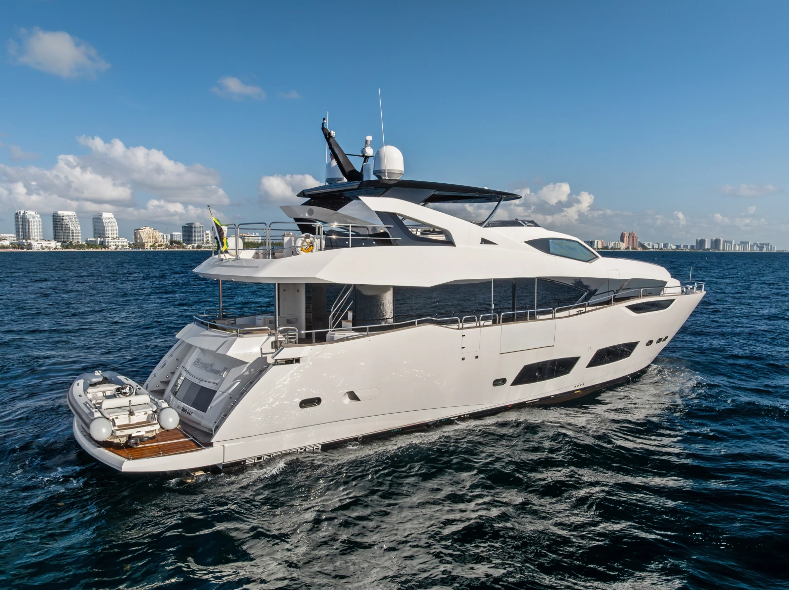 2024 Sunseeker 95 Yacht