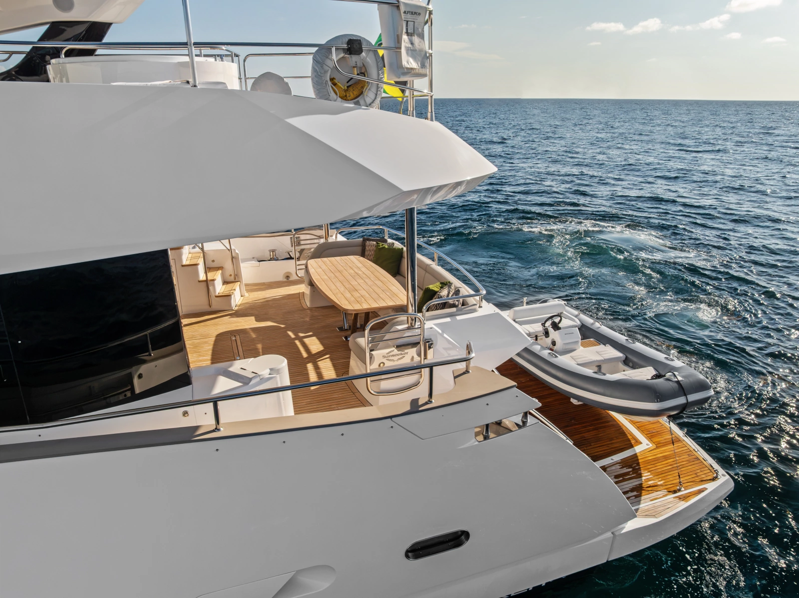 2024 Sunseeker 95 Yacht