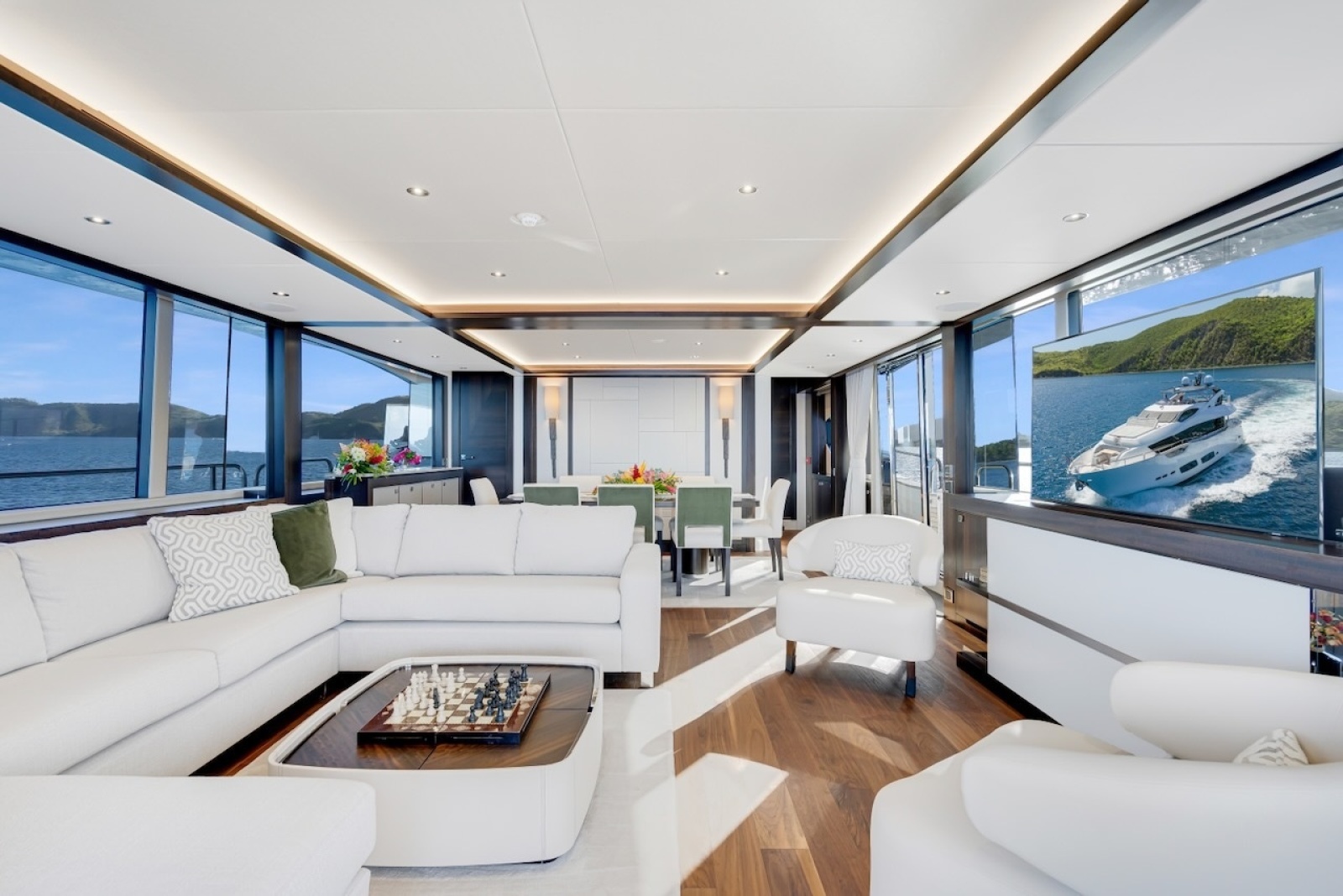 2024 Sunseeker 95 Yacht