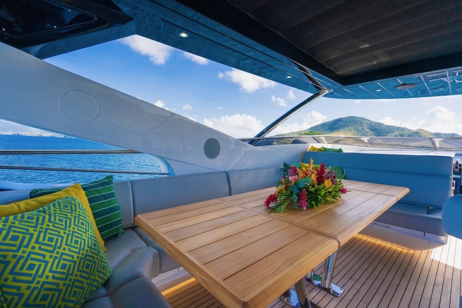 2024 Sunseeker 95 Yacht