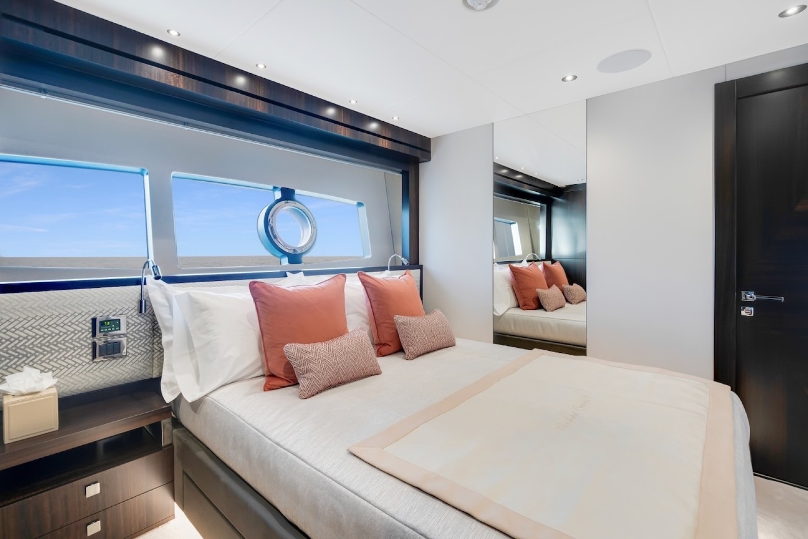 2024 Sunseeker 95 Yacht
