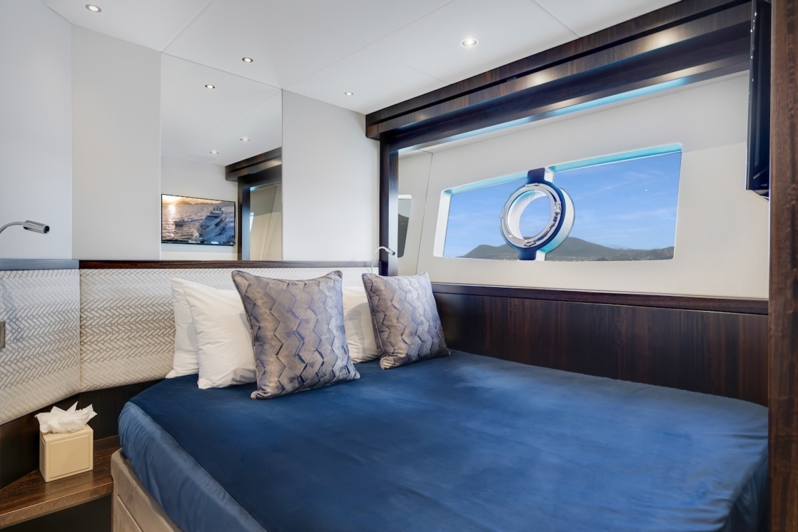 2024 Sunseeker 95 Yacht