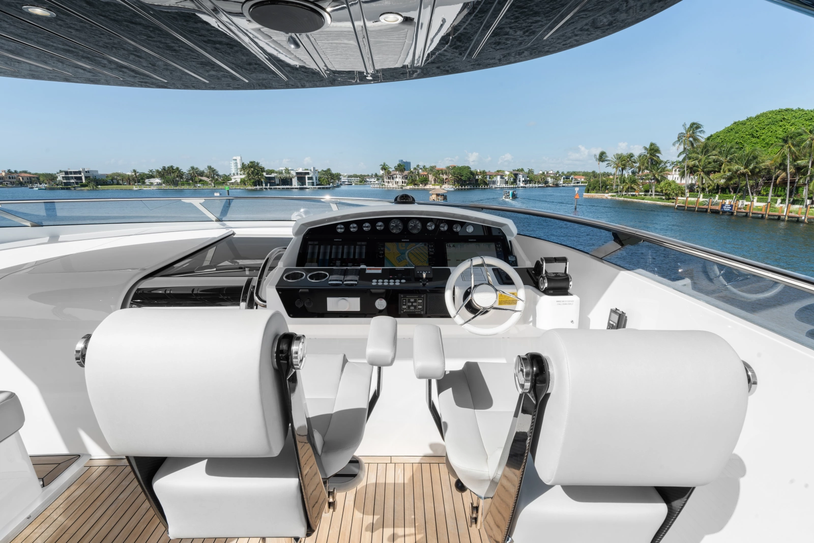 2024 Sunseeker 95 Yacht