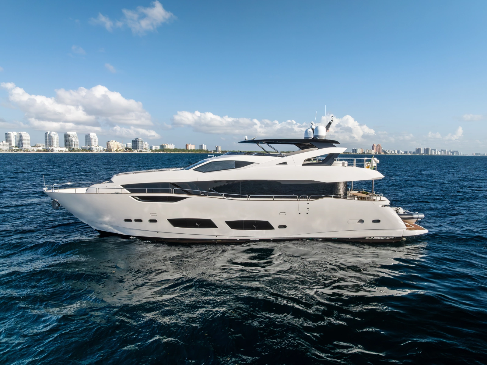 2024 Sunseeker 95 Yacht