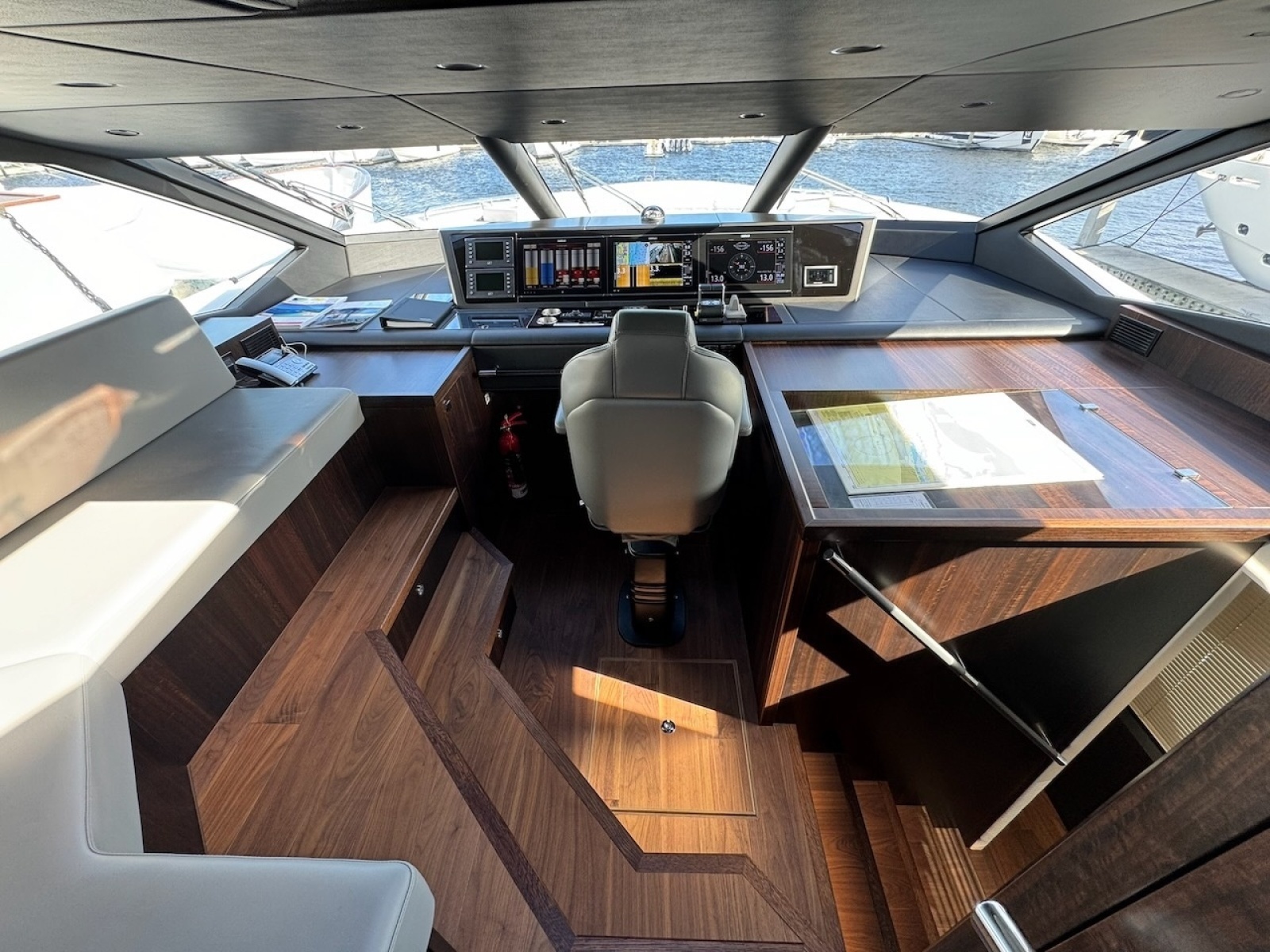 2024 Sunseeker 95 Yacht