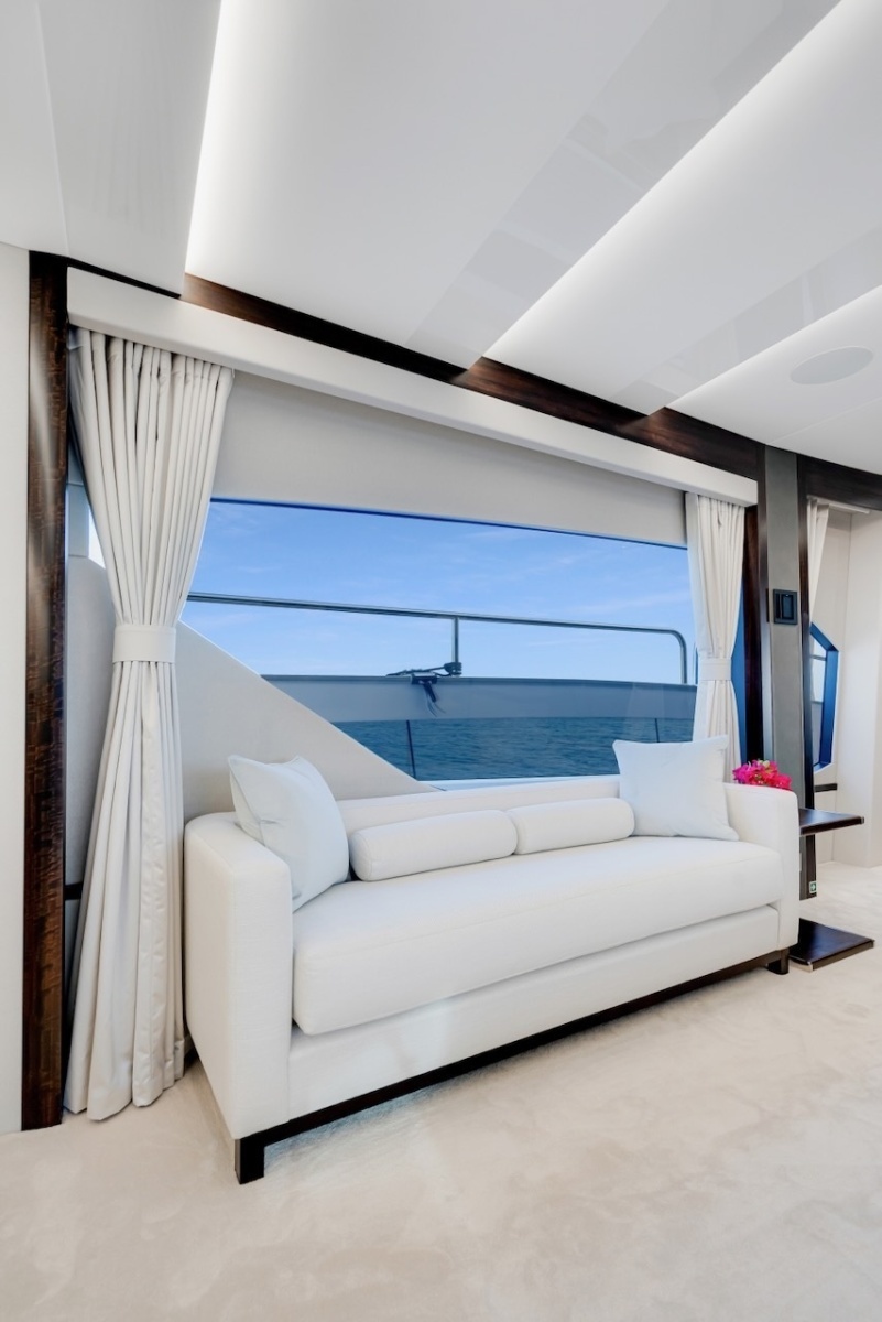 2024 Sunseeker 95 Yacht