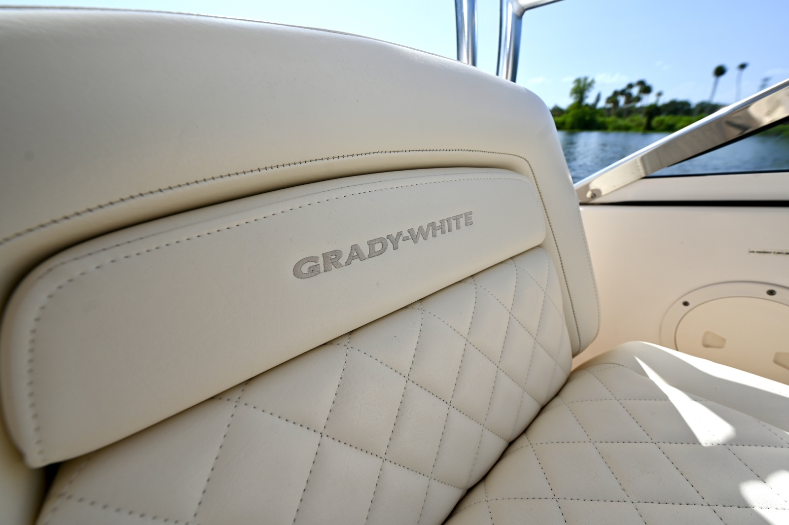2021 Grady-White 275 Freedom