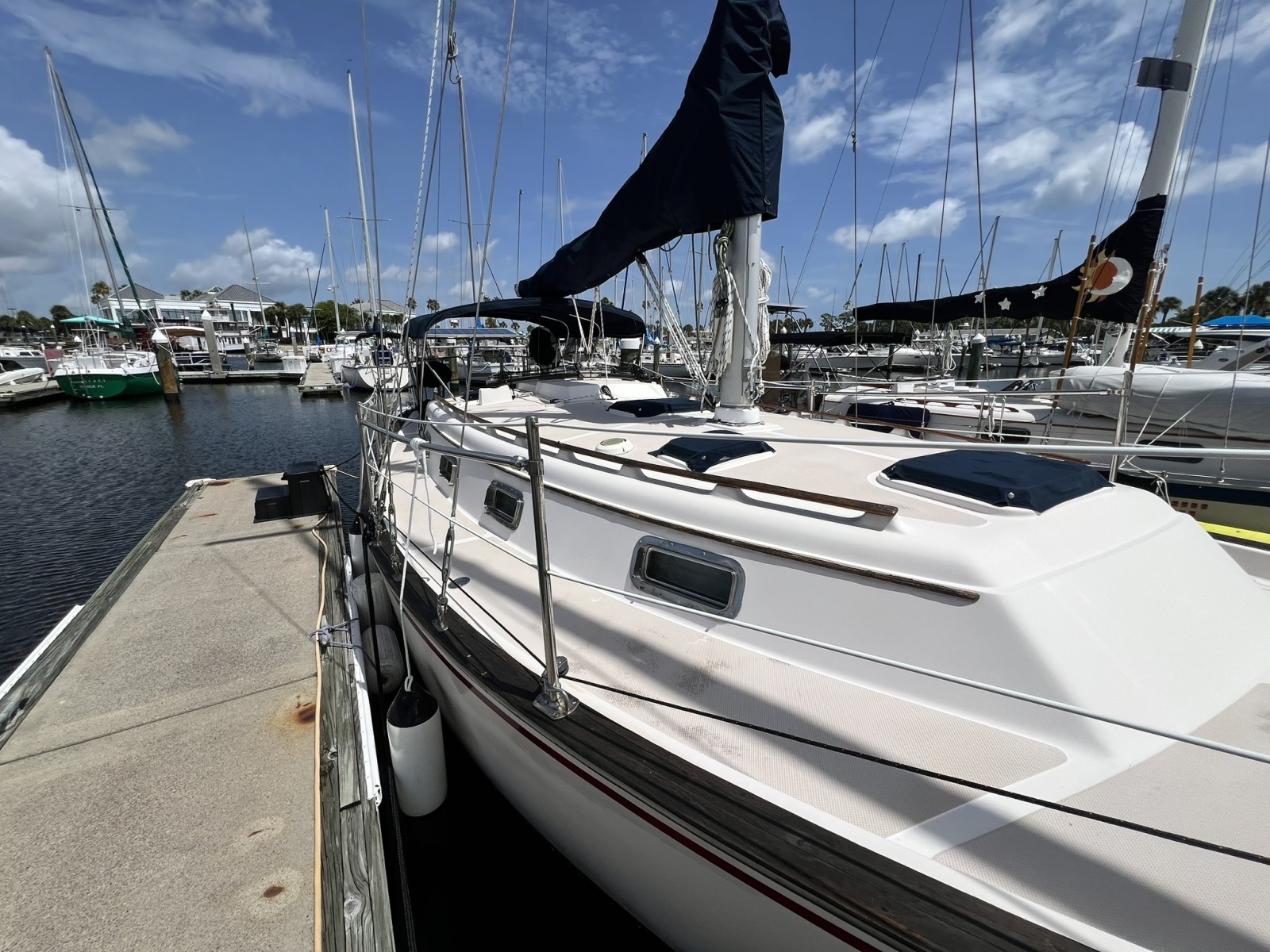 1987 Island Packet 31