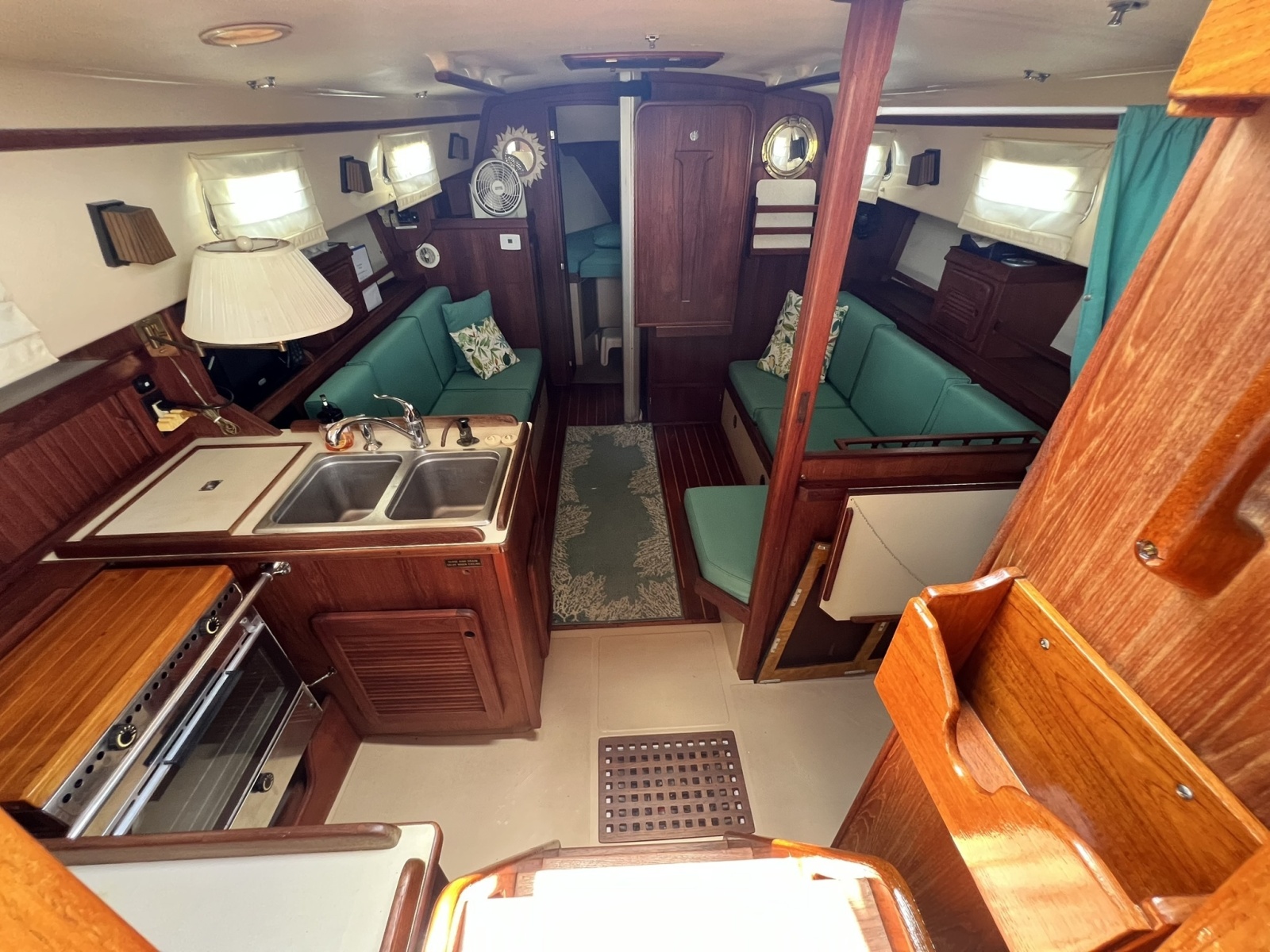 1987 Island Packet 31