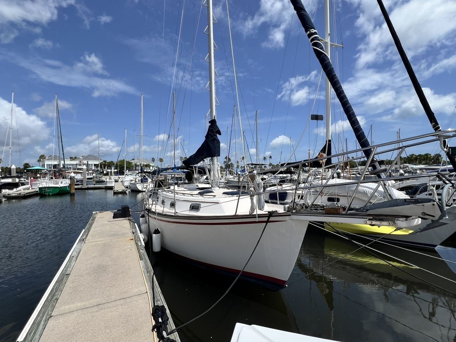 1987 Island Packet 31