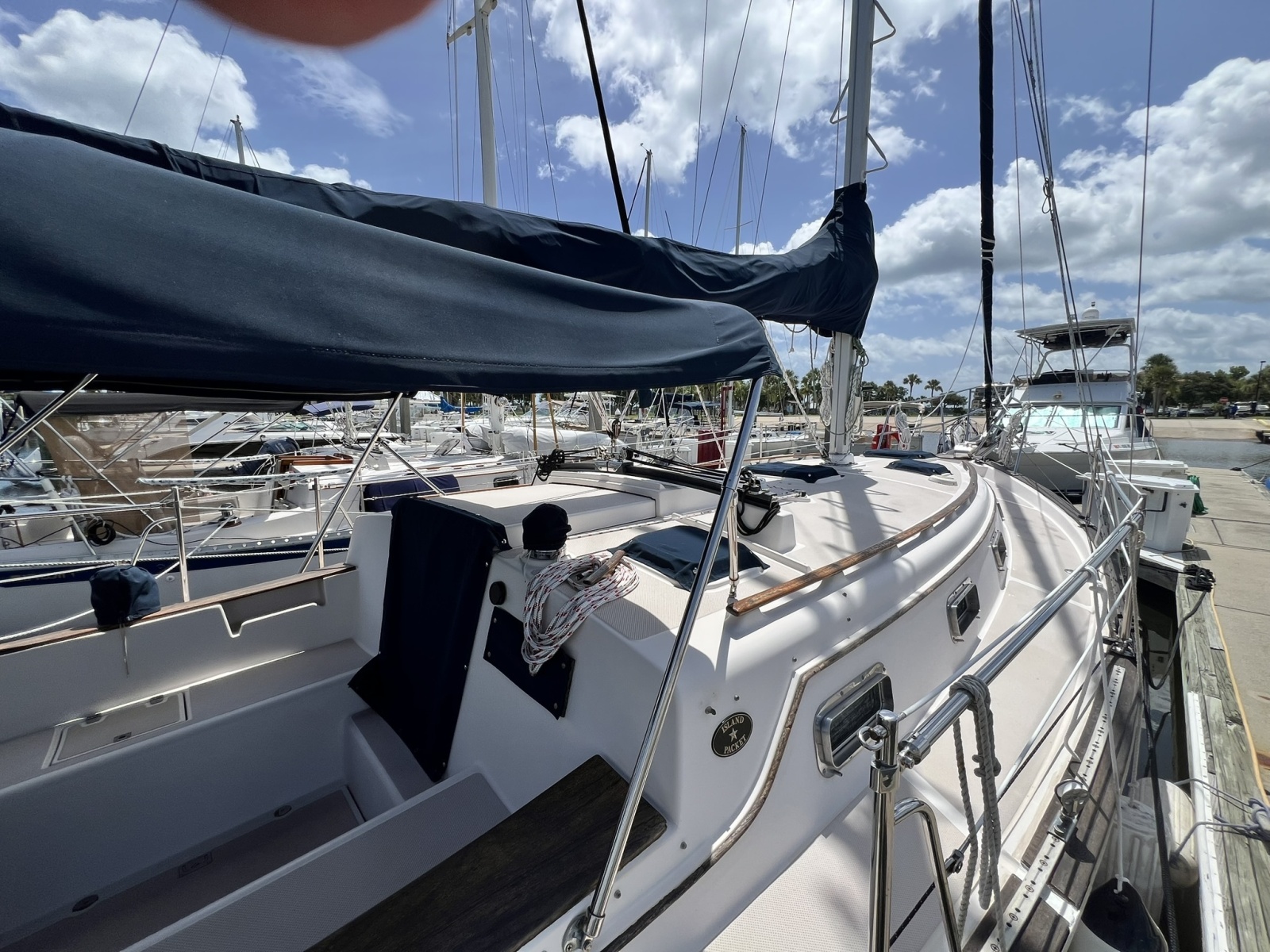 1987 Island Packet 31