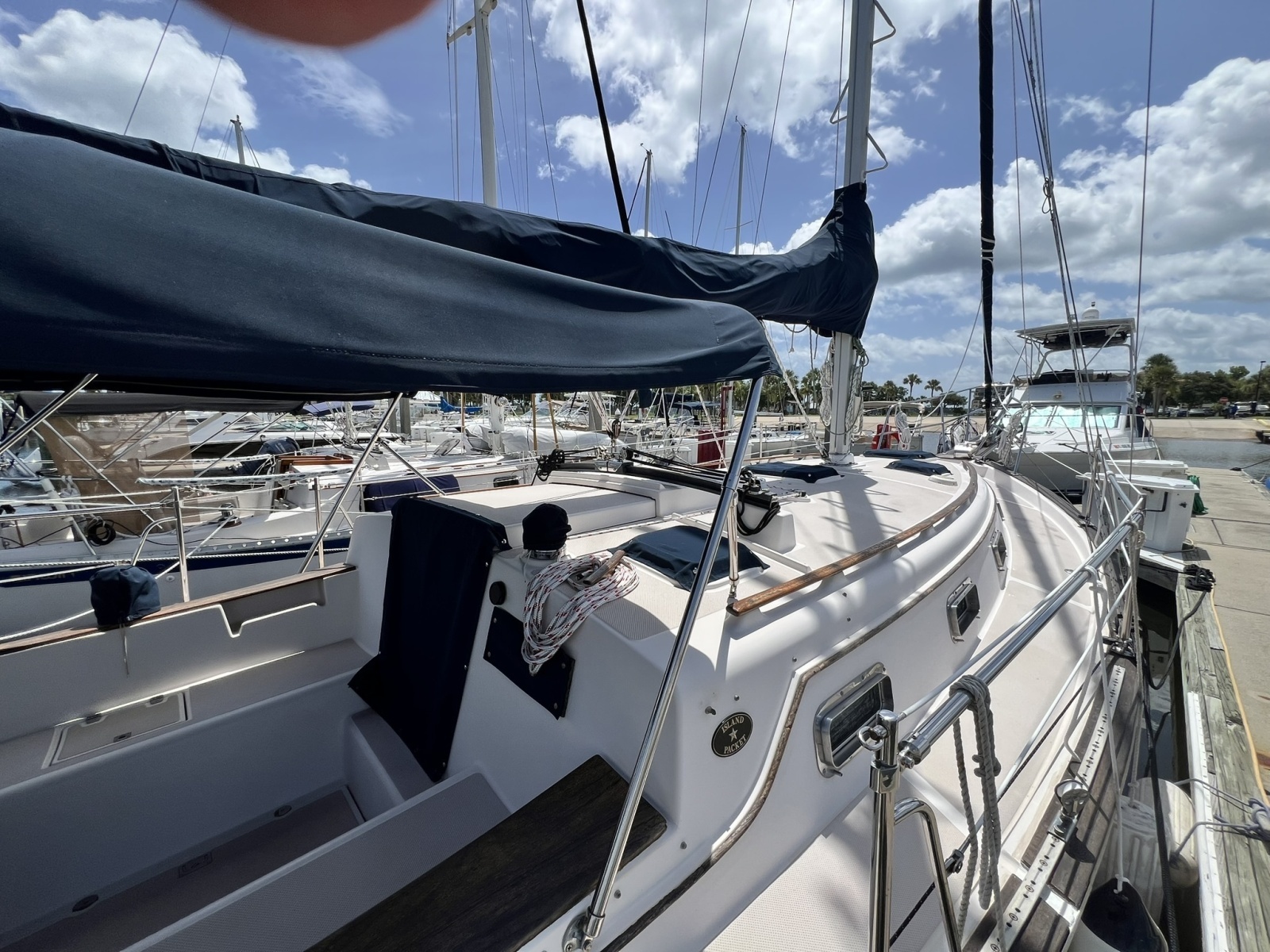 1987 Island Packet 31
