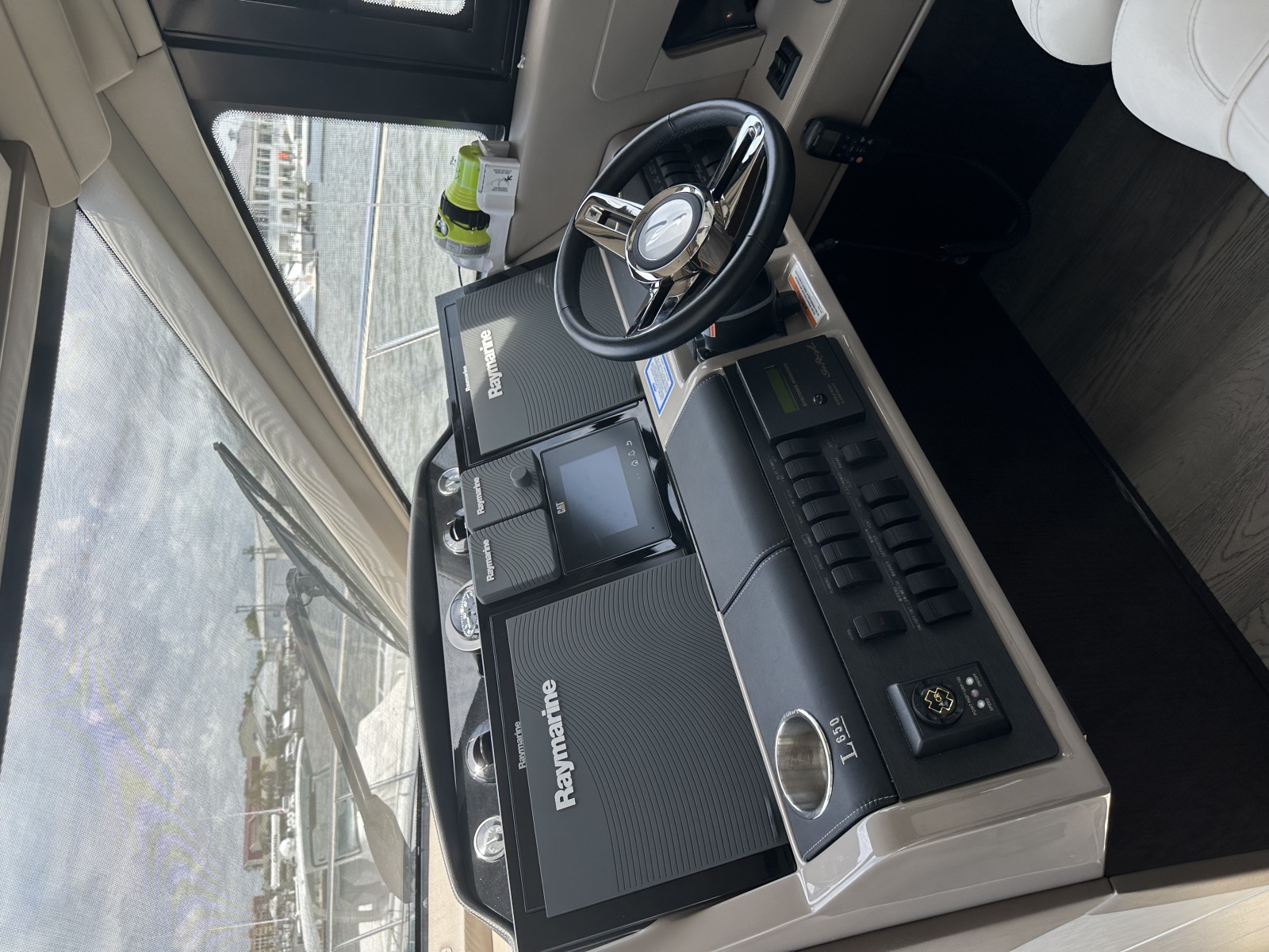 2018 Sea Ray FLY SEARAY L650