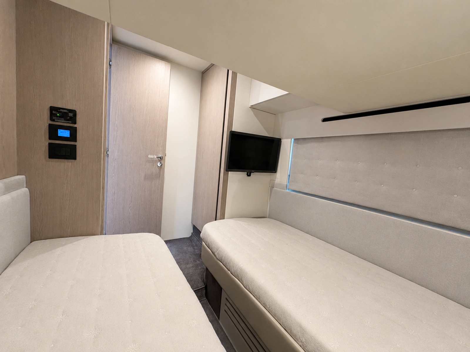 2025 Azimut FLY 53