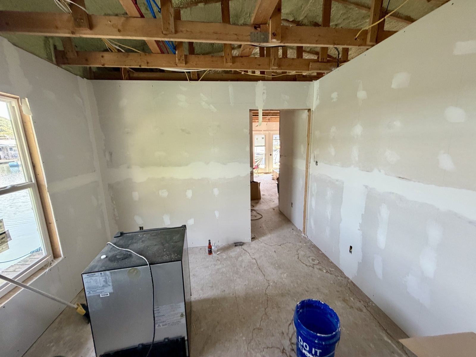 2000 Custom 22 x 30 Floating Cabin - Approx 660sqft
