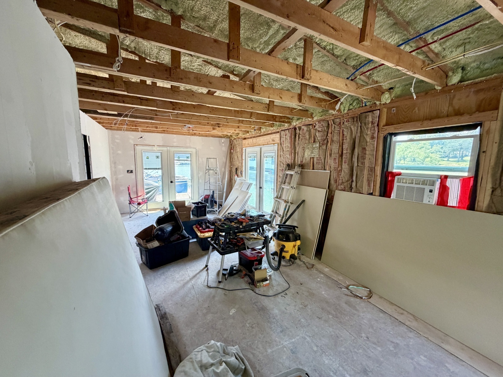 2000 Custom 22 x 30 Floating Cabin - Approx 660sqft