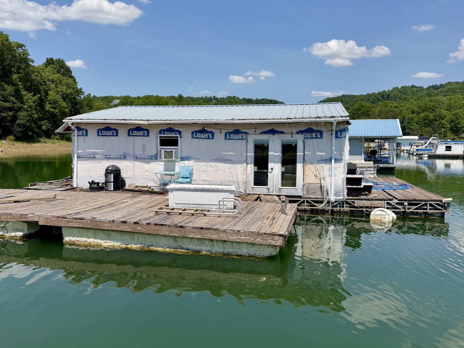 2000 Custom 22 x 30 Floating Cabin - Approx 660sqft