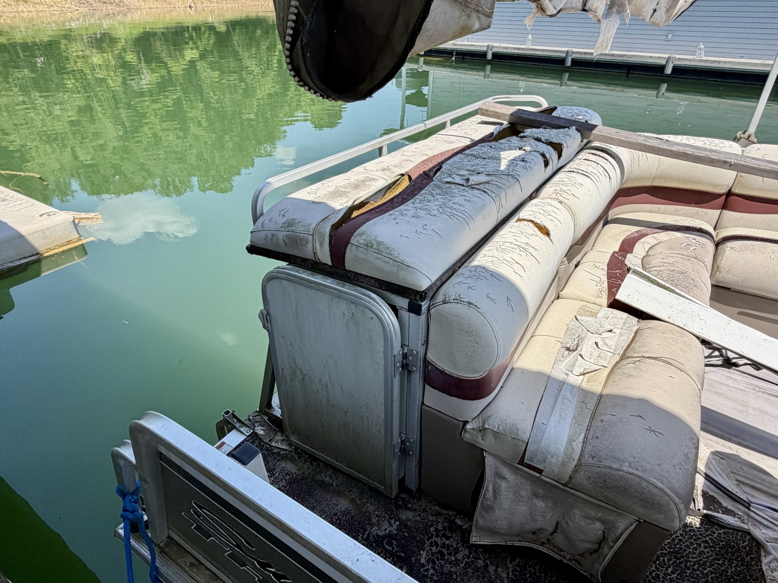 2000 Custom 22 x 30 Floating Cabin - Approx 660sqft