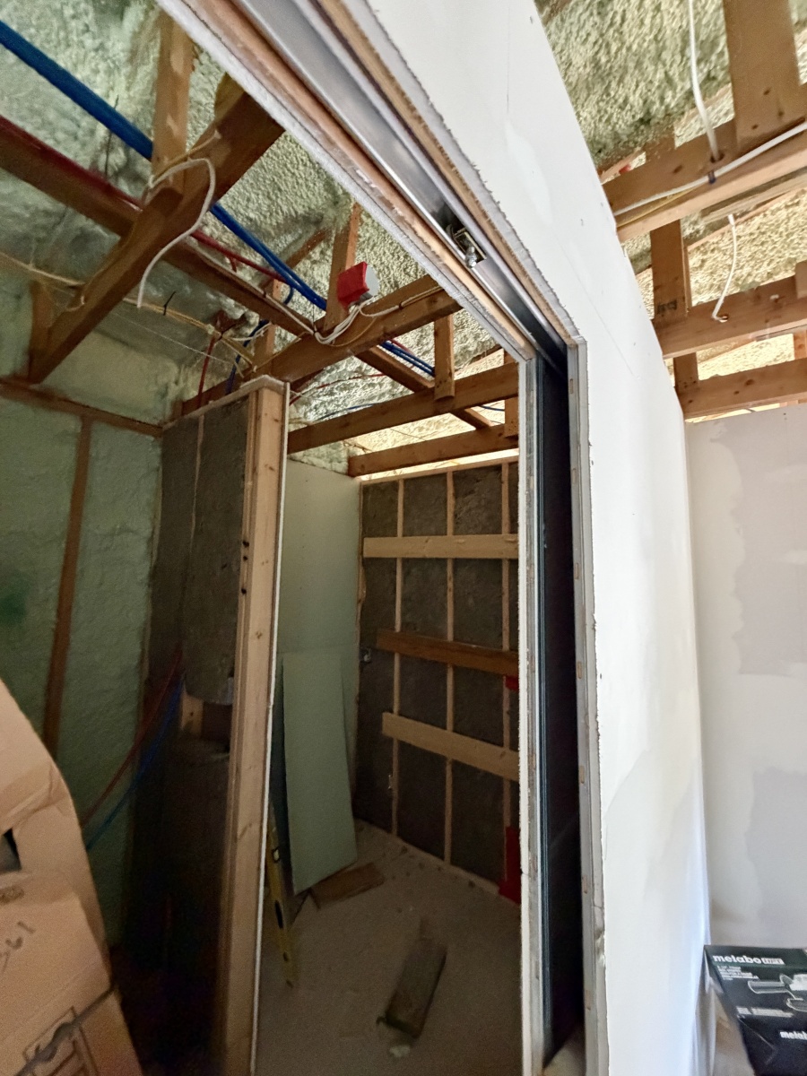 2000 Custom 22 x 30 Floating Cabin - Approx 660sqft