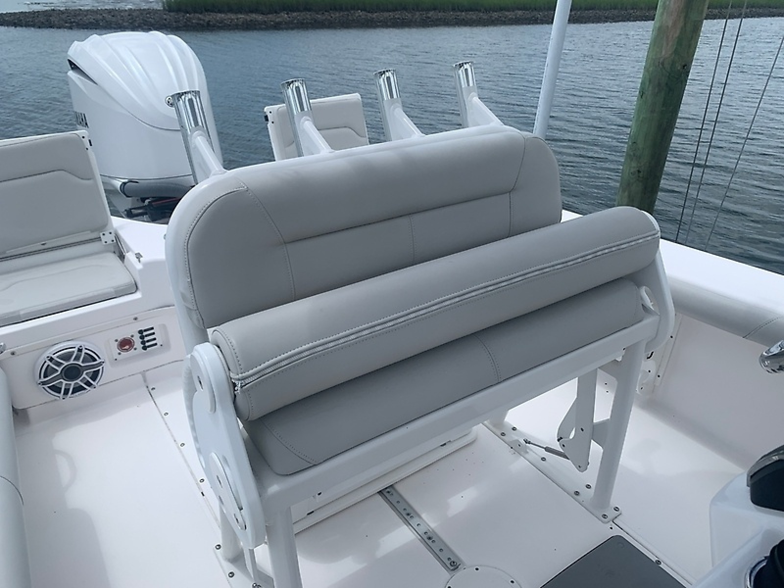 2023 Everglades 243CC — 0005800724